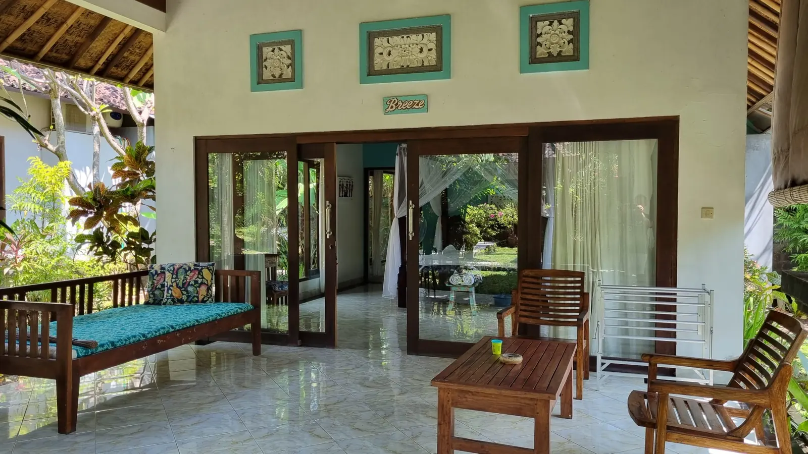 Breeze bungalow