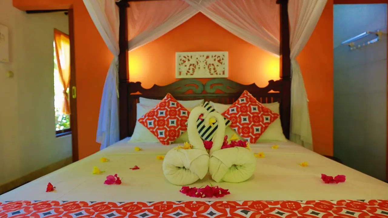 Dusk bungalow, 2