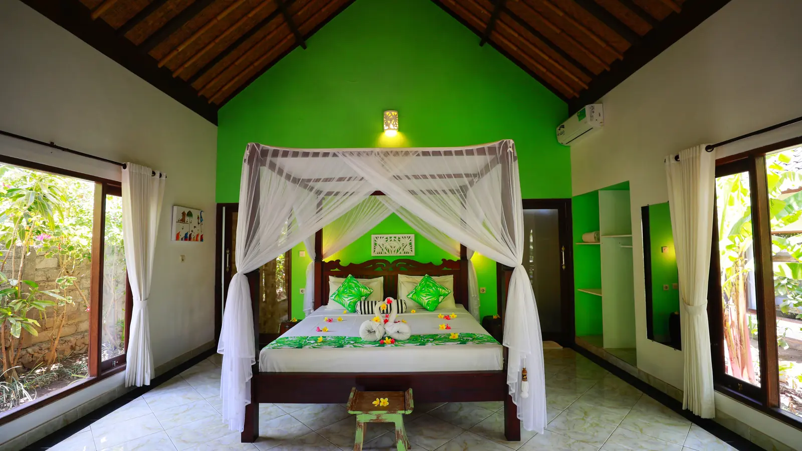Leaf bungalow, 2